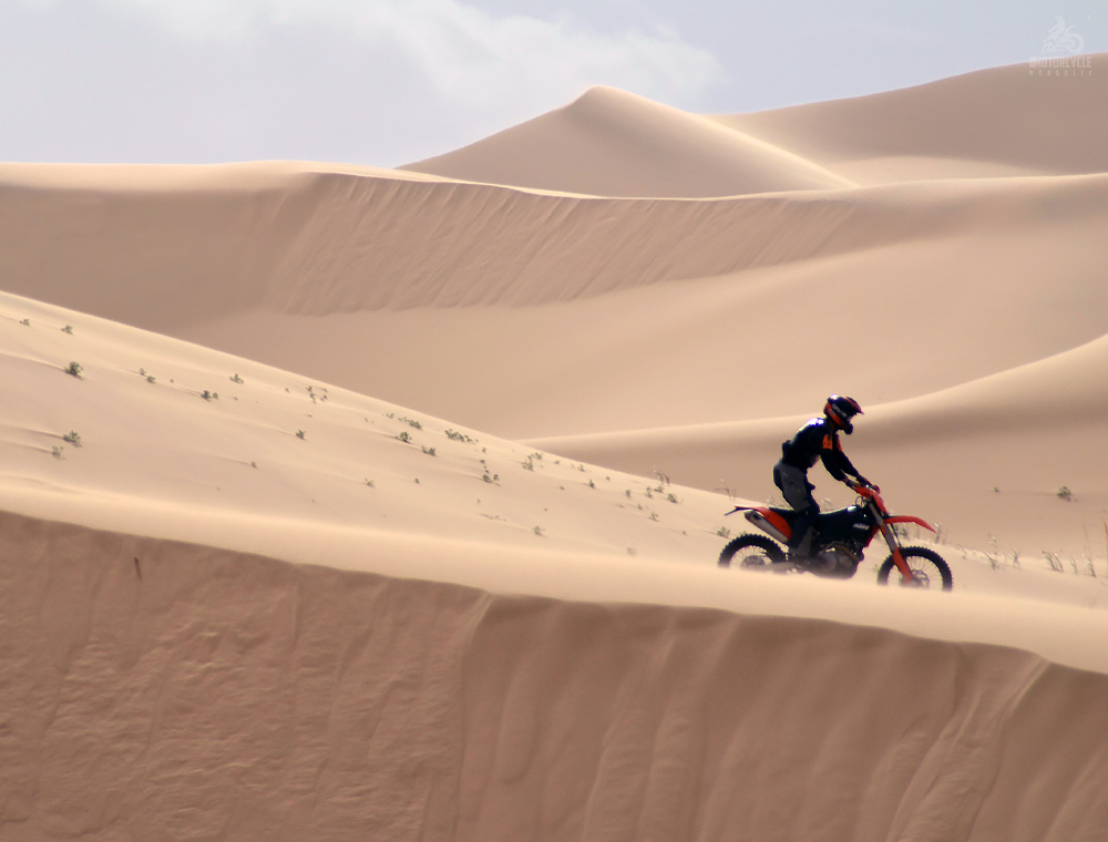 Khongor Sand Dunes,Gobi Desert Motorcycle Trip